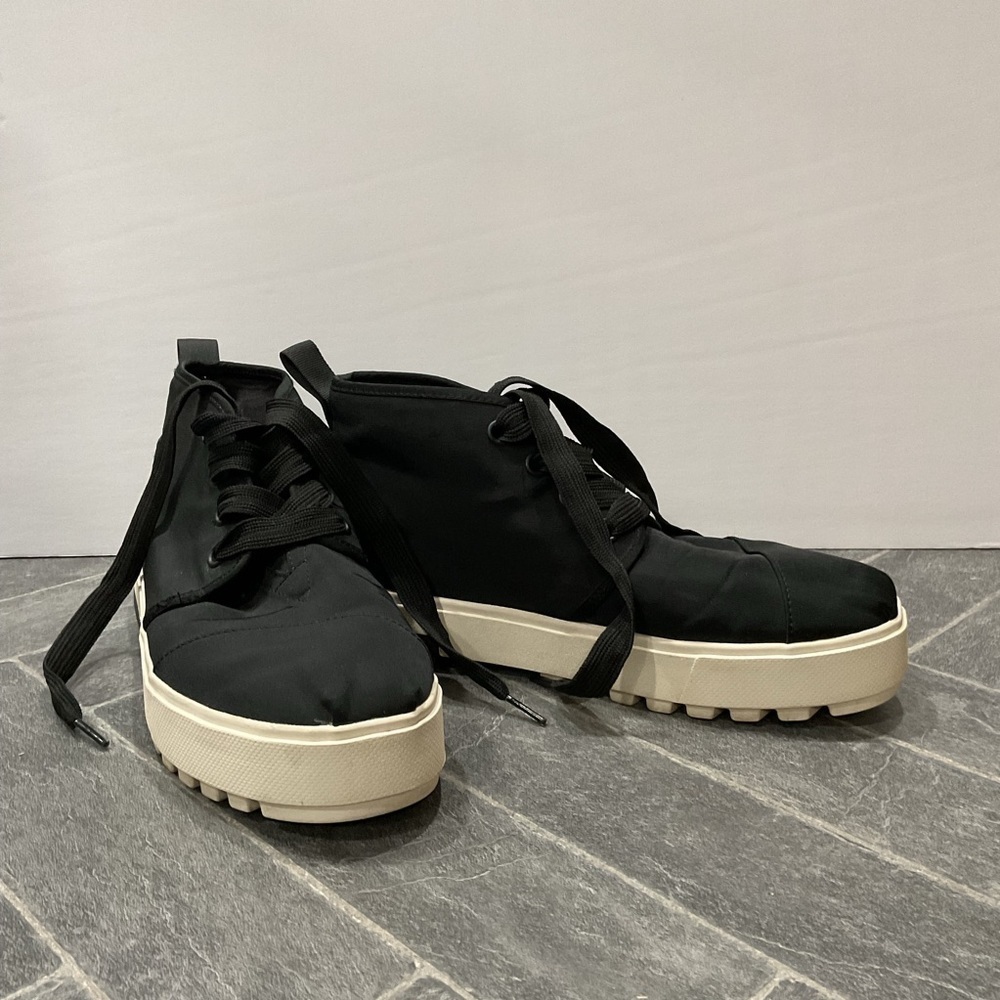 Toms Women’s Botas Lugs Black Utility High Top Sneaker - Picture 8 of 10